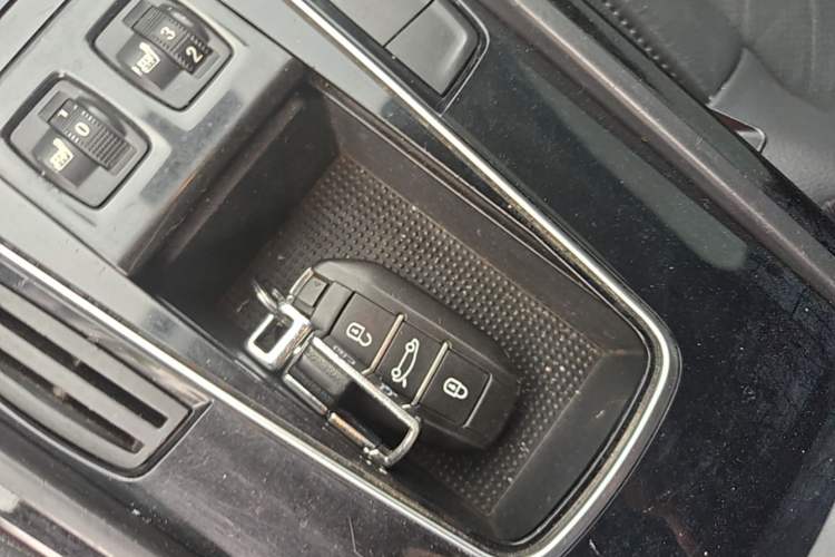 Used Peugeot 508 2015 1.6THP Automatic Prestige Edition Interior 1