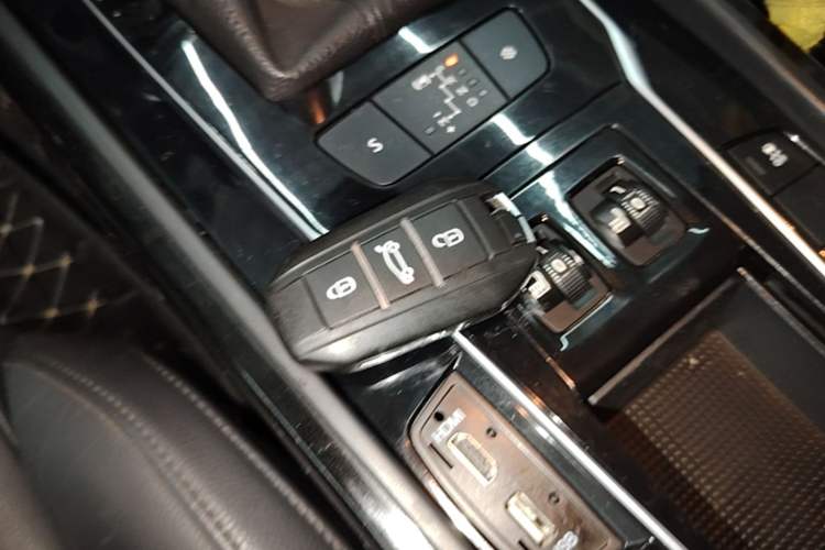 Used Peugeot 508 2015 1.6THP Automatic Prestige Edition Interior 1