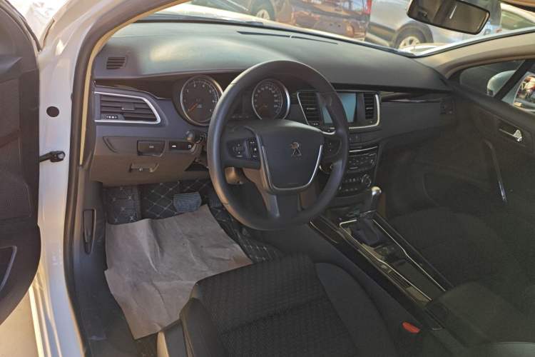 Used Peugeot 508 2015 1.6THP Automatic Zhiiyi Edition Interior 3