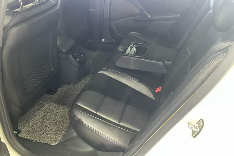 Used Peugeot 508 2015 2.0L Automatic Zhiyi Edition Interior 3