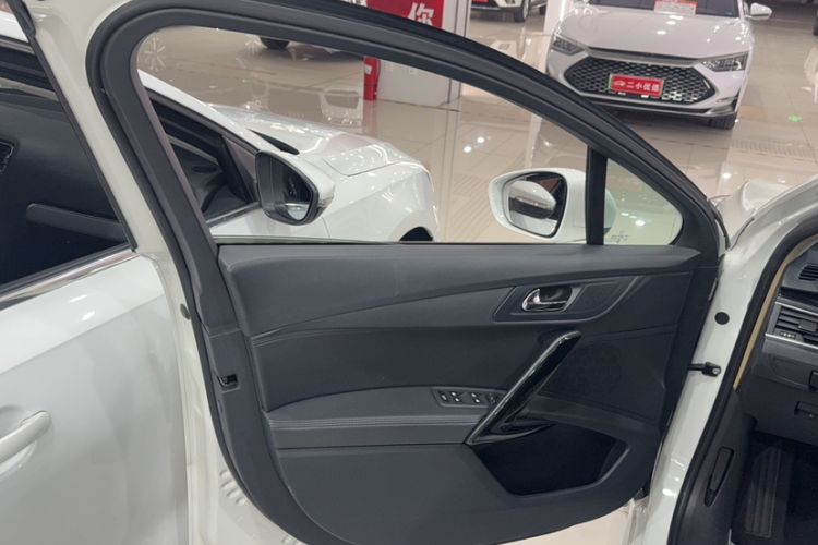 Used Peugeot 508 2015 1.6THP Automatic Zhiiyi Edition Interior 9