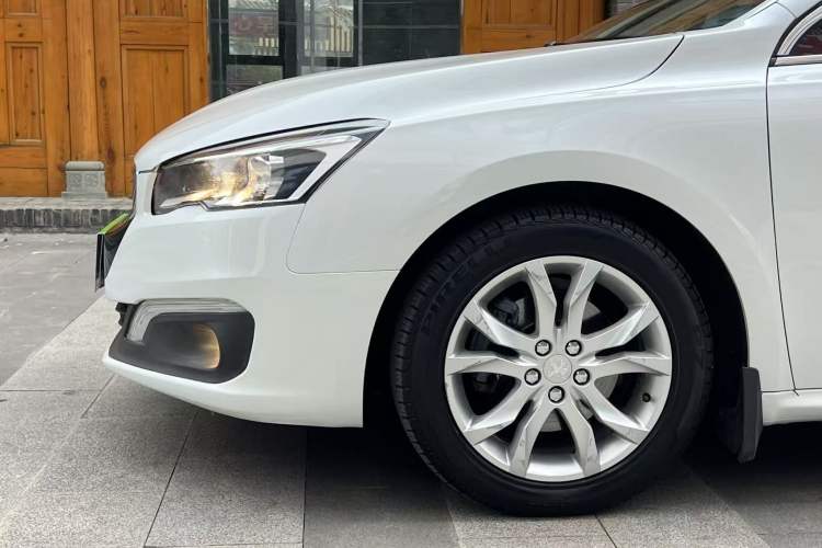 Used Peugeot 508 2015 1.6THP Automatic Prestige Edition Left Front Wheel Hub