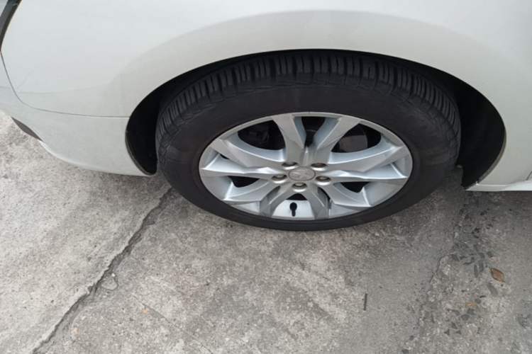 Used Peugeot 508 2015 1.6THP Automatic Prestige Edition Left Front Wheel Hub