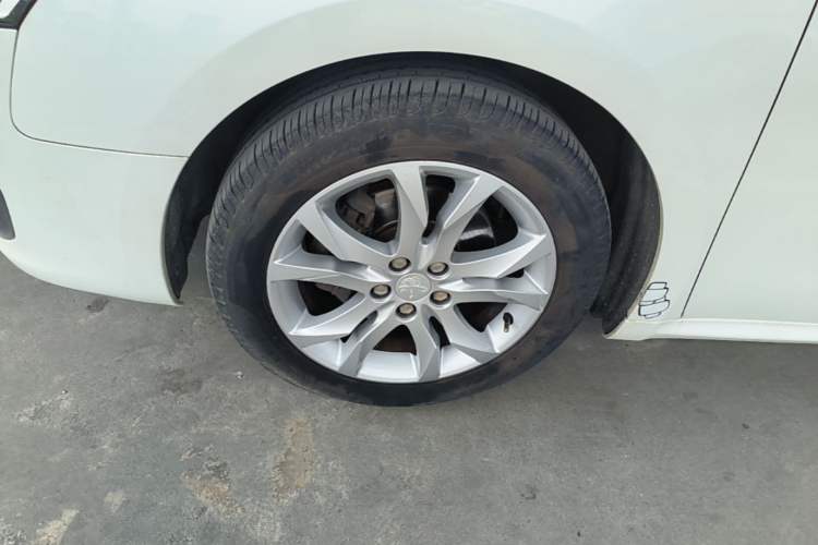 Used Peugeot 508 2015 1.6THP Automatic Prestige Edition Left Front Wheel Hub