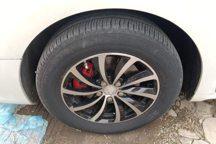 Used Peugeot 508 2015 2.0L Automatic Zhiyi Edition Left Front Wheel Hub