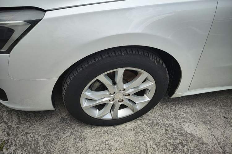 Used Peugeot 508 2015 1.6THP Automatic Prestige Edition Left Front Wheel Hub