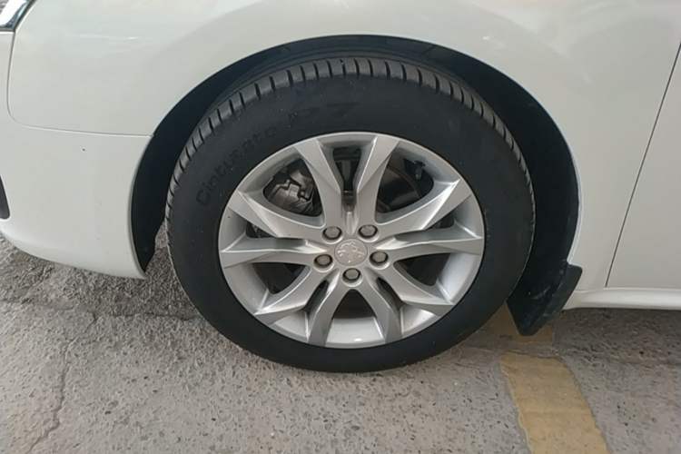 Used Peugeot 508 2015 1.6THP Automatic Prestige Edition Left Front Wheel Hub
