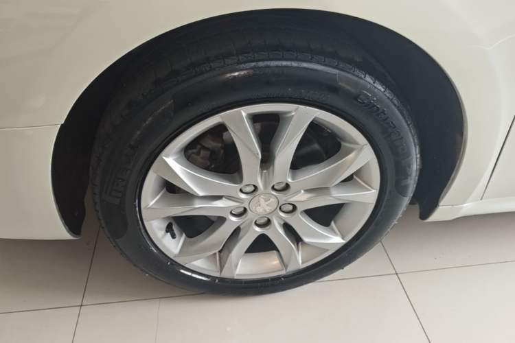 Used Peugeot 508 2015 1.6THP Automatic Prestige Edition Left Front Wheel Hub