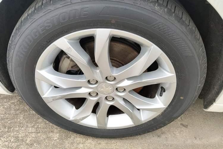 Used Peugeot 508 2015 2.0L Automatic ZhiZhen Edition Left Front Wheel Hub