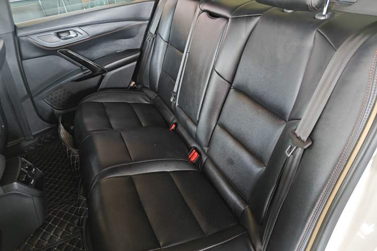 Used Peugeot 508 2015 2.0L Automatic Zhiyi Edition Left Rear Seat