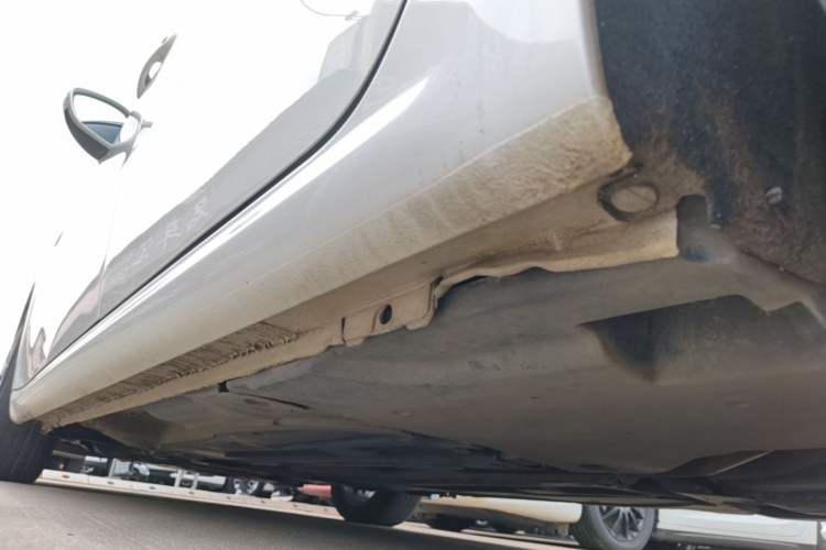 Used Peugeot 508 2015 2.0L Automatic ZhiZhen Edition Left Side Sill