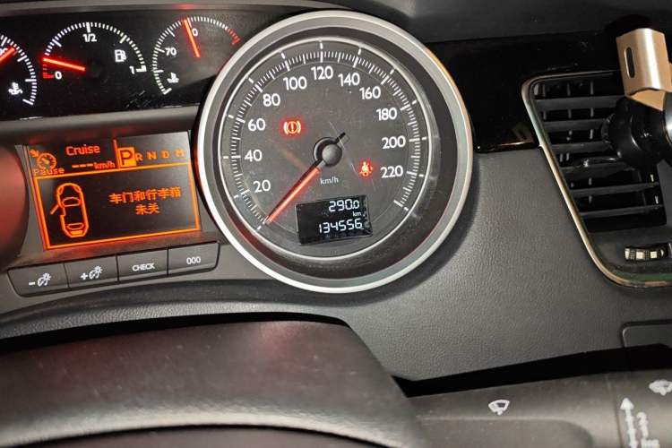 Used Peugeot 508 2015 1.6THP Automatic Prestige Edition Odometer Close Up