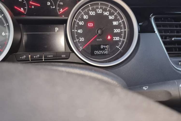 Used Peugeot 508 2015 1.8THP Automatic Prestige Edition Odometer Close Up