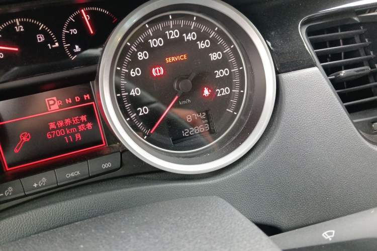 Used Peugeot 508 2015 1.8THP Automatic Prestige Edition Odometer Close Up