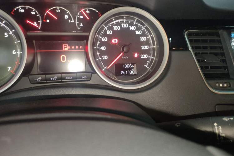 Used Peugeot 508 2015 1.6THP Automatic Prestige Edition Odometer Close Up