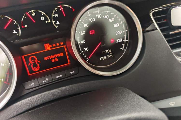 Used Peugeot 508 2015 1.6THP Automatic Prestige Edition Odometer Close Up