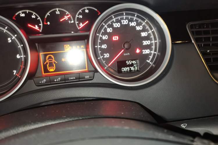 Used Peugeot 508 2015 1.6THP Automatic Prestige Edition Odometer Close Up