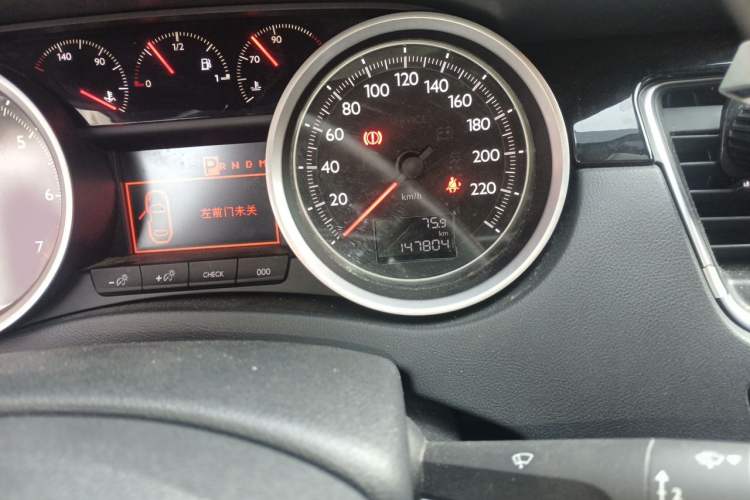 Used Peugeot 508 2015 1.6THP Automatic Prestige Edition Odometer Close Up