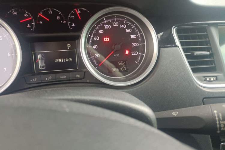 Used Peugeot 508 2015 1.8THP Automatic Prestige Edition Odometer Close Up