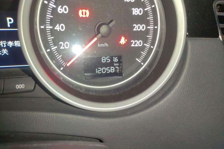 Used Peugeot 508 2015 1.8THP Automatic Prestige Edition Odometer Close Up