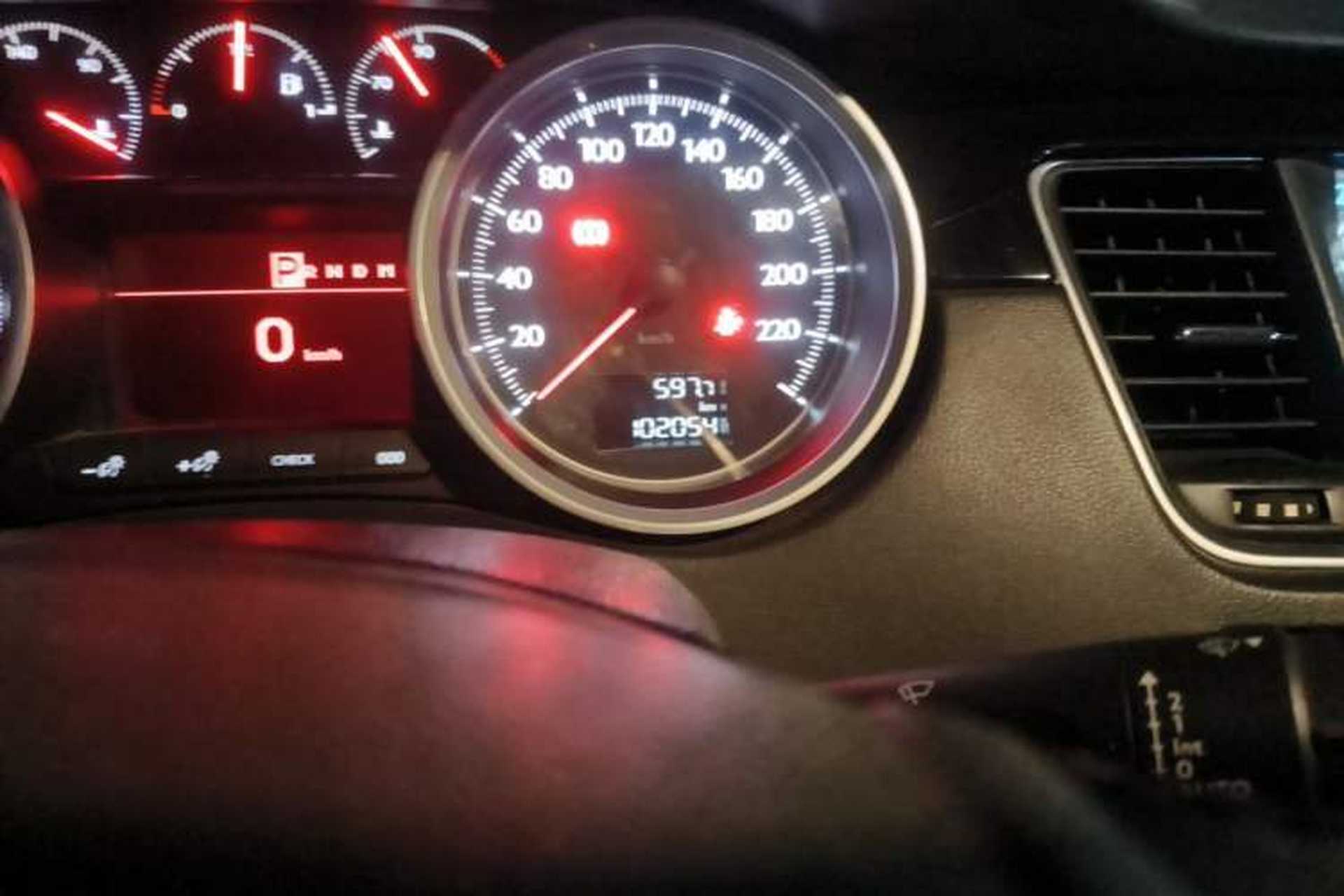 Used Peugeot 508 2015 2.0L Automatic ZhiZhen Edition Odometer Close Up