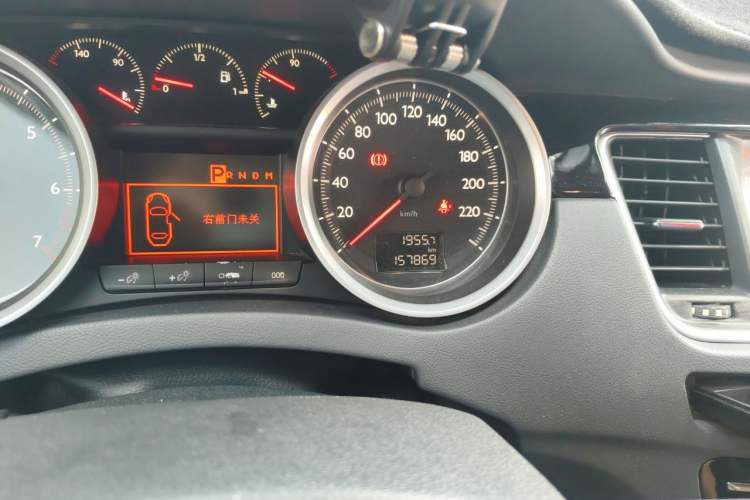 Used Peugeot 508 2015 1.8THP Automatic Prestige Edition Odometer Close Up