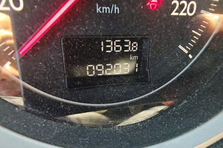 Used Peugeot 508 2015 1.6THP Automatic Prestige Edition Odometer Close Up
