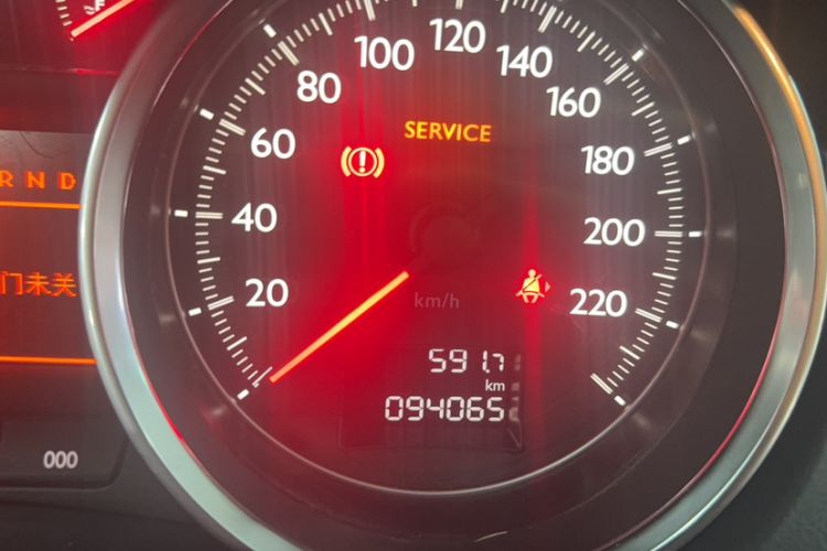 Used Peugeot 508 2015 1.6THP Automatic Zhiiyi Edition Odometer Close Up