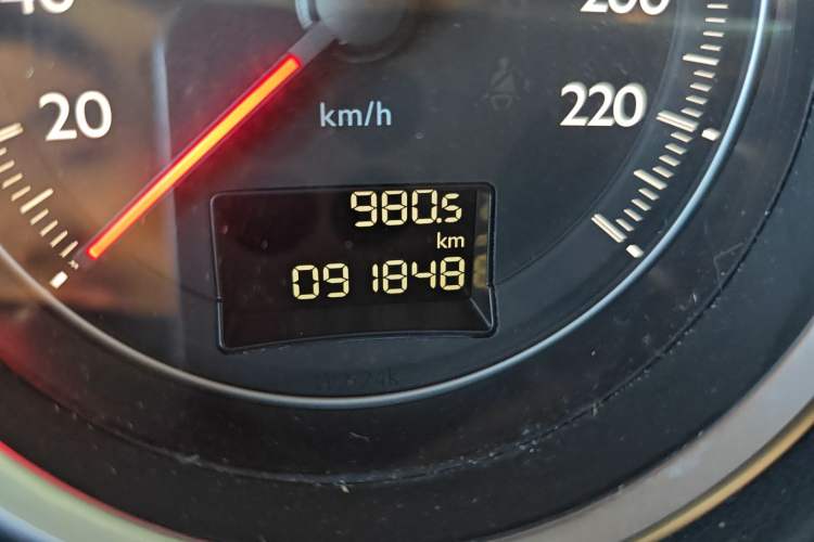 Used Peugeot 508 2015 1.6THP Automatic Zhiiyi Edition Odometer Close Up