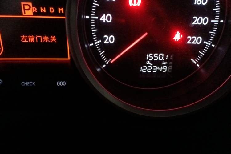 Used Peugeot 508 2015 1.6THP Automatic Prestige Edition Odometer Close Up