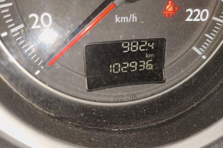 Used Peugeot 508 2015 1.6THP Automatic Prestige Edition Odometer Close Up