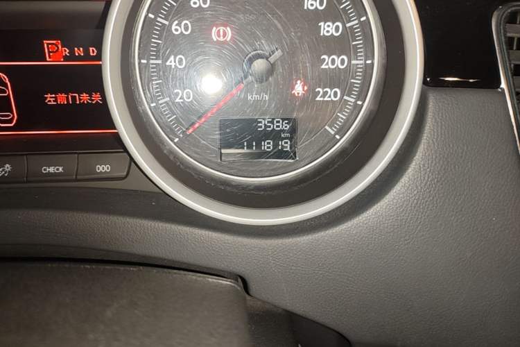 Used Peugeot 508 2015 1.6THP Automatic Prestige Edition Odometer Close Up