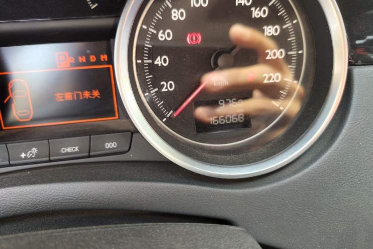 Used Peugeot 508 2015 1.6THP Automatic Prestige Edition Odometer Close Up