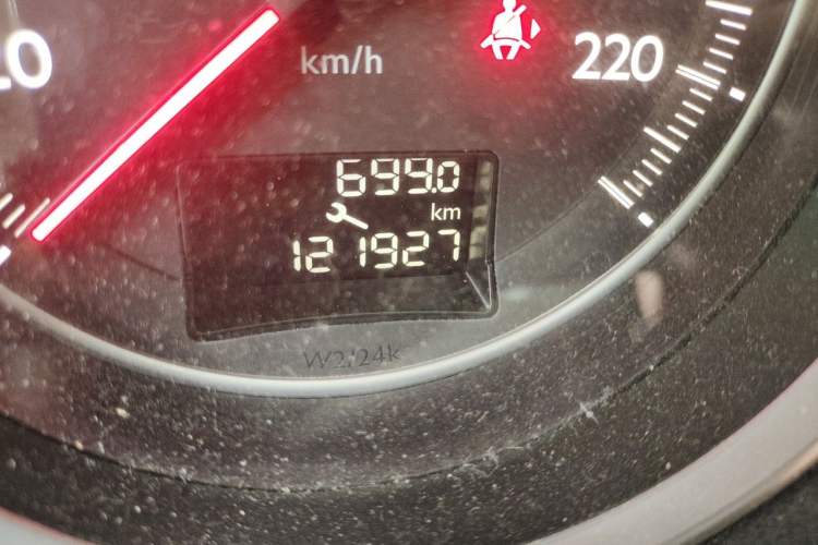 Used Peugeot 508 2015 1.8THP Automatic Prestige Edition Odometer Close Up