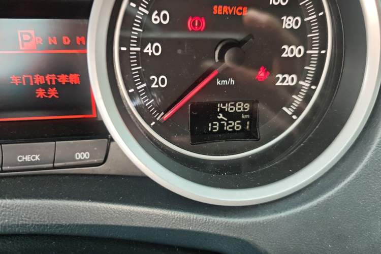 Used Peugeot 508 2015 1.8THP Automatic Prestige Edition Odometer Close Up