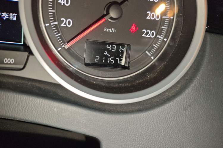 Used Peugeot 508 2015 1.8THP Automatic Flagship Edition Odometer Close Up