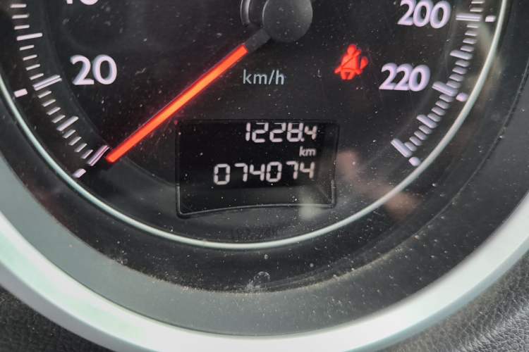 Used Peugeot 508 2015 2.0L Automatic ZhiZhen Edition Odometer Close Up