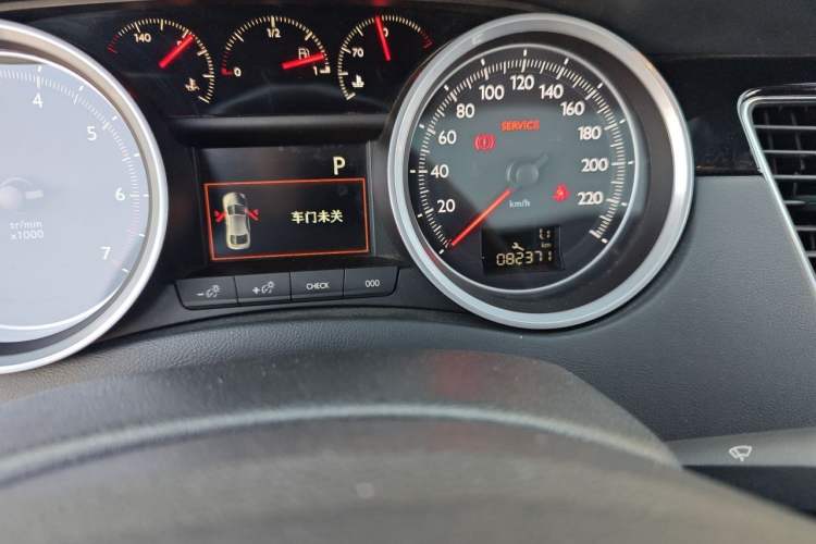 Used Peugeot 508 2015 1.8THP Automatic Prestige Edition Odometer Close Up