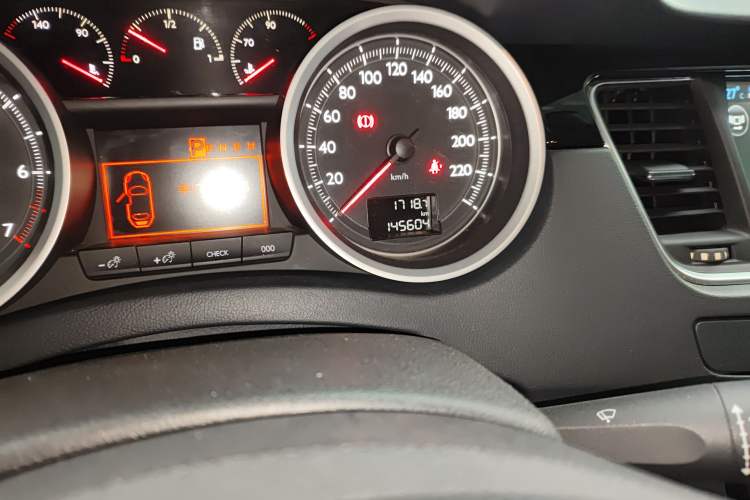 Used Peugeot 508 2015 1.6THP Automatic Zhiiyi Edition Odometer Close Up