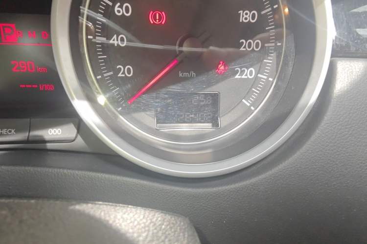 Used Peugeot 508 2015 2.0L Automatic Zhiyi Edition Odometer Close Up
