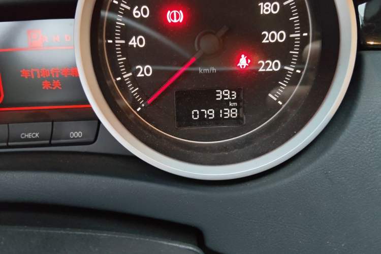 Used Peugeot 508 2015 2.0L Automatic ZhiZhen Edition Odometer Close Up