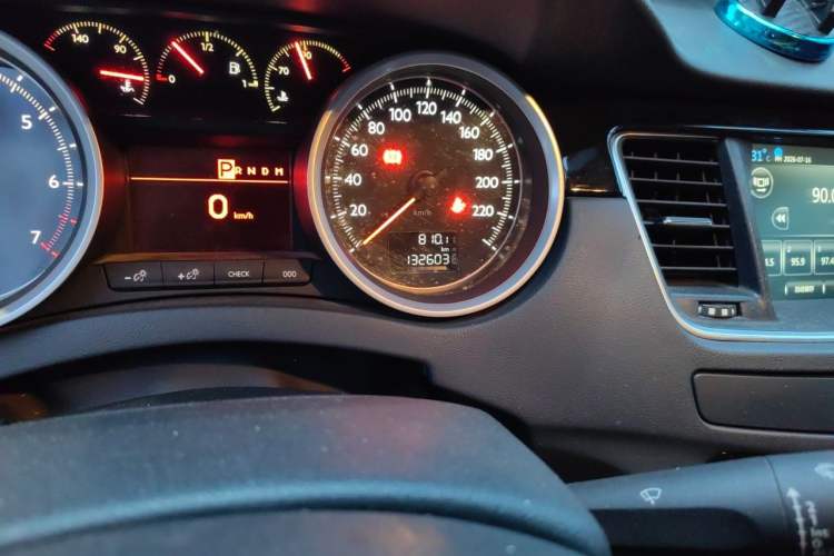Used Peugeot 508 2015 2.0L Automatic ZhiZhen Edition Odometer Close Up