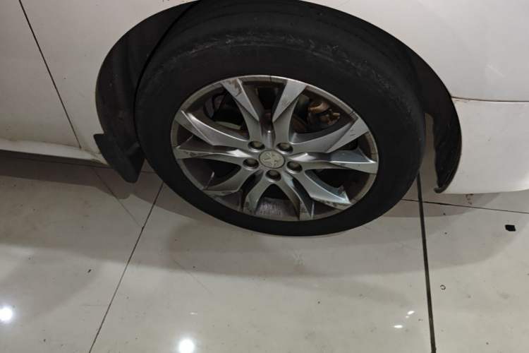 Used Peugeot 508 2015 1.6THP Automatic Prestige Edition Right Front Wheel Hub