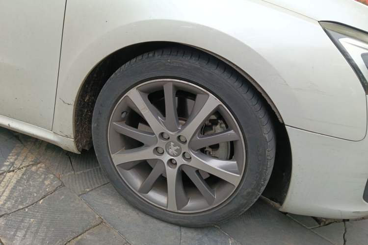 Used Peugeot 508 2015 1.8THP Automatic Prestige Edition Right Front Wheel Hub