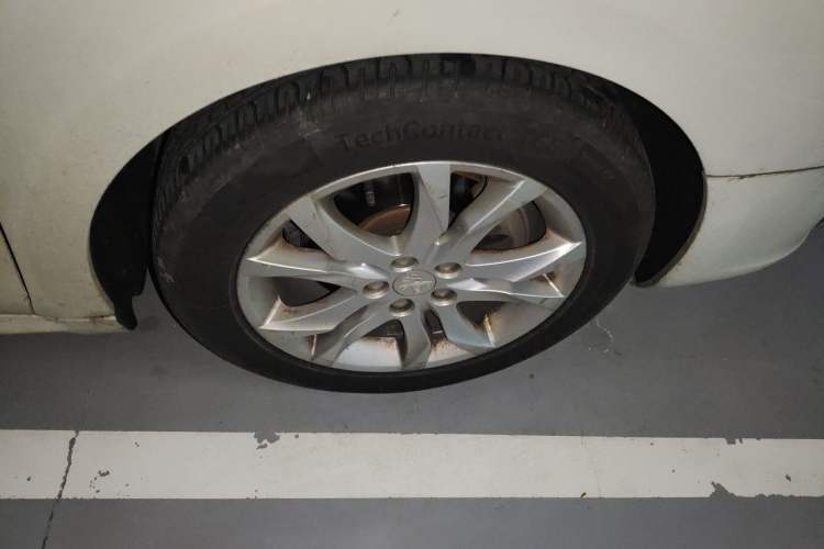 Used Peugeot 508 2015 1.6THP Automatic Prestige Edition Right Front Wheel Hub