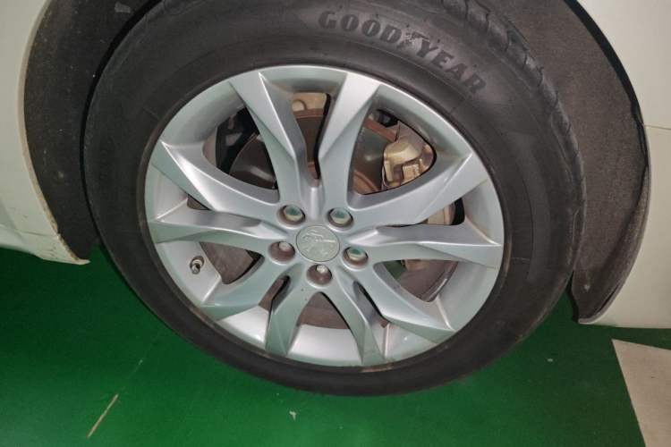 Used Peugeot 508 2015 1.6THP Automatic Prestige Edition Right Front Wheel Hub