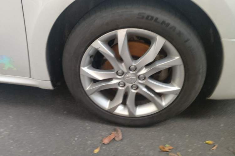 Used Peugeot 508 2015 1.6THP Automatic Prestige Edition Right Front Wheel Hub