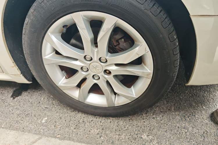 Used Peugeot 508 2015 1.6THP Automatic Prestige Edition Right Front Wheel Hub