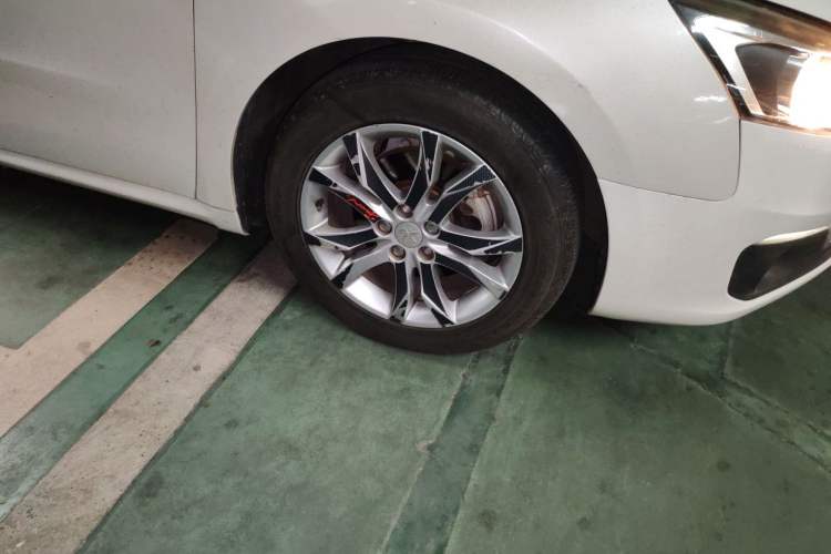 Used Peugeot 508 2015 1.6THP Automatic Zhiiyi Edition Right Front Wheel Hub