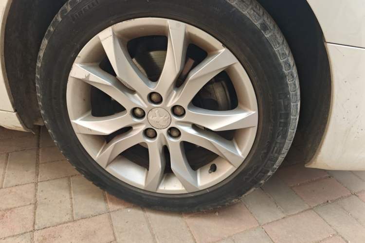 Used Peugeot 508 2015 1.6THP Automatic Prestige Edition Right Front Wheel Hub